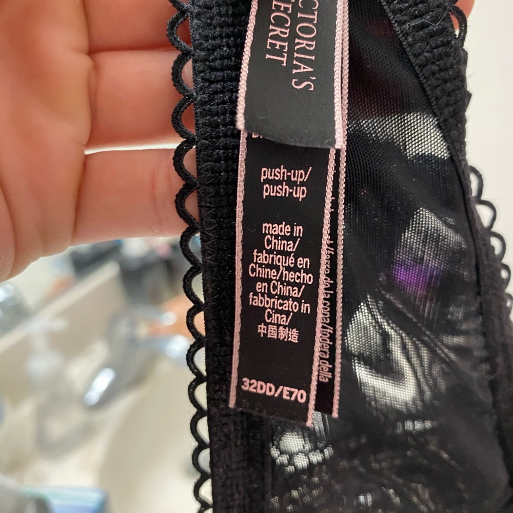 Victoria Secret Dream Angels Lace Bra 32DD